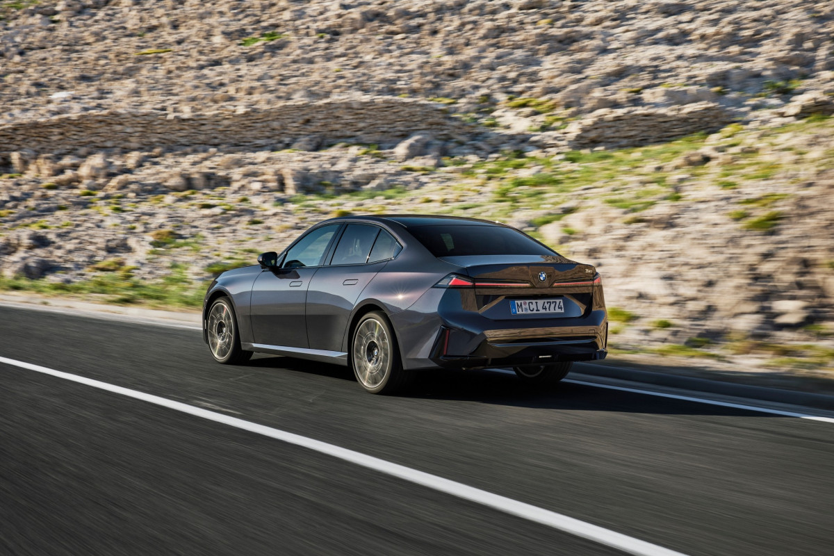 &laquo;Трешка&raquo; BMW восьмого поколения: 6 цилиндров в строю!