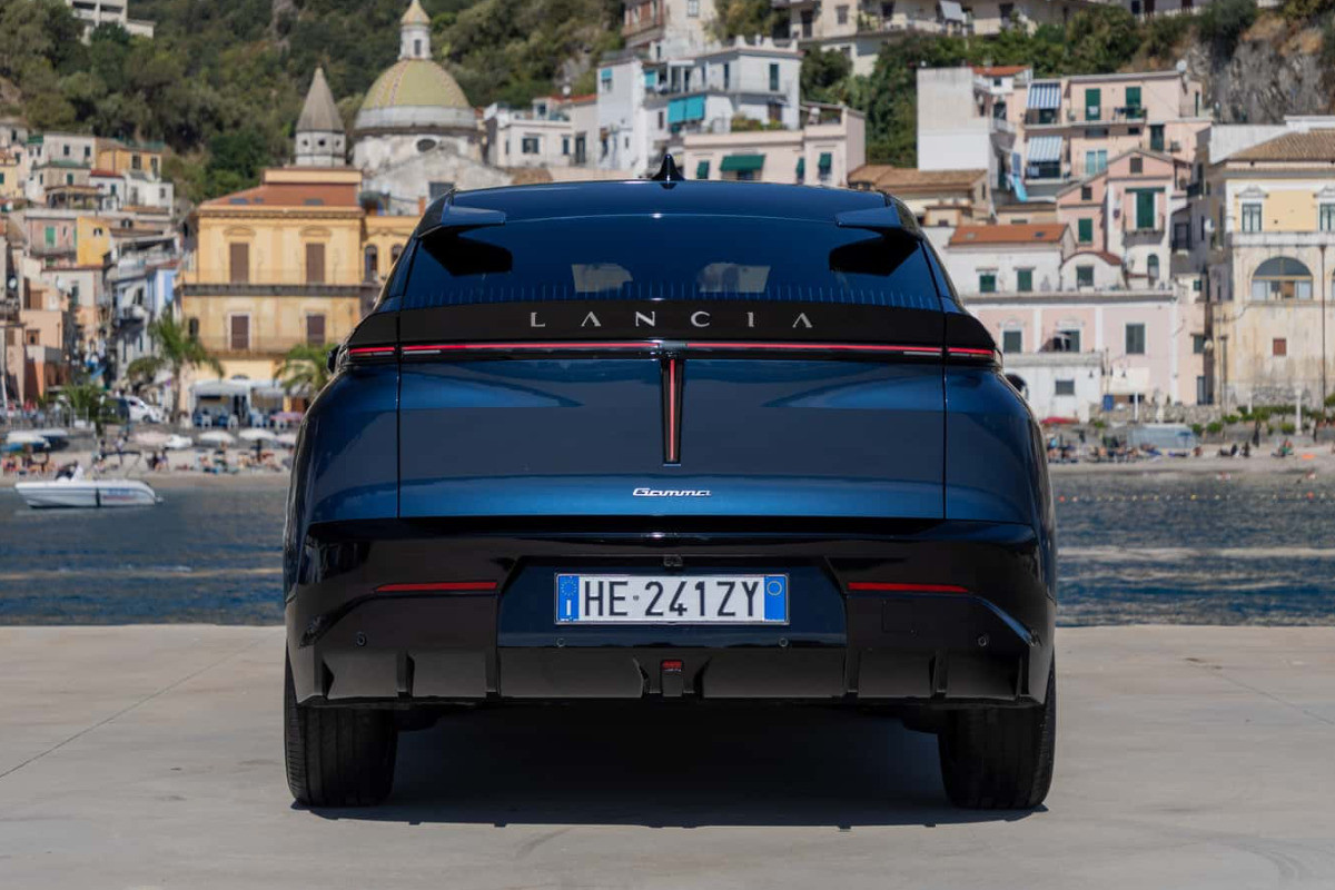 Возрожденная Lancia Gamma: подробности и цены